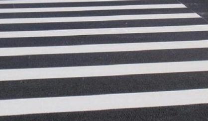 道路交通标线在性能上有什么严格的要求呢？